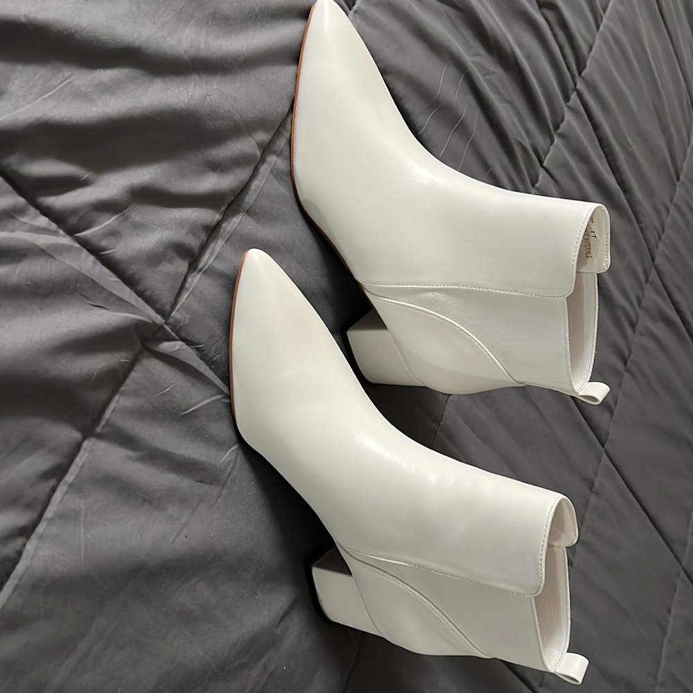 Brand new lulus booties